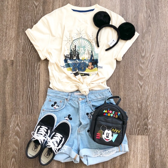 Disney Tops - Mickey Mouse vintage tee